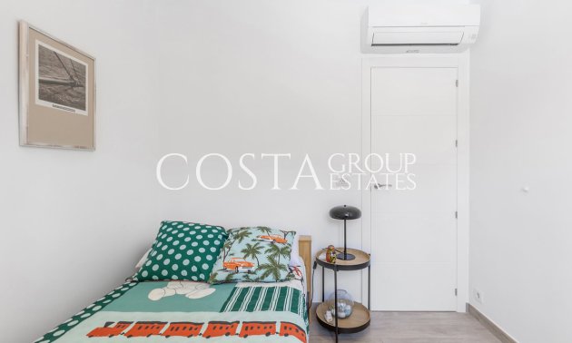 Wiederverkauf - Villa -
Orihuela Costa - Punta Prima