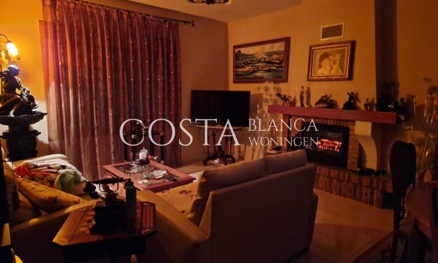 Herverkoop - Villa -
Orihuela Costa - Campoamor