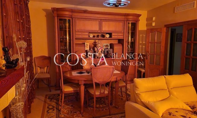 Herverkoop - Villa -
Orihuela Costa - Campoamor