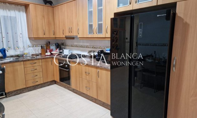 Herverkoop - Villa -
Orihuela Costa - Campoamor