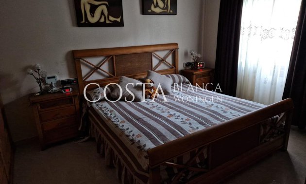 Herverkoop - Villa -
Orihuela Costa - Campoamor