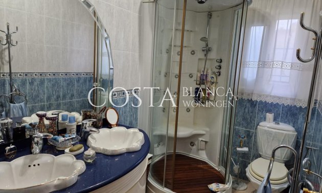 Herverkoop - Villa -
Orihuela Costa - Campoamor