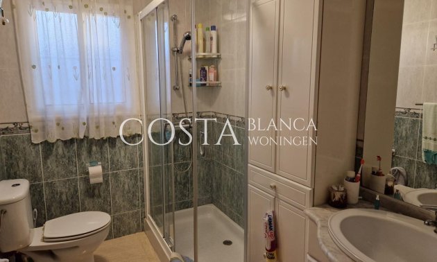 Herverkoop - Villa -
Orihuela Costa - Campoamor