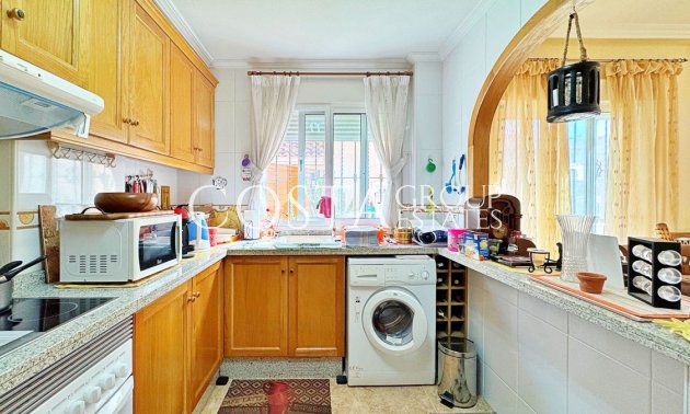 Herverkoop - Huis -
Orihuela Costa - Villamartin