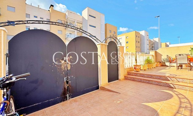 Herverkoop - Huis -
Orihuela Costa - Villamartin