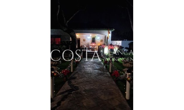 Herverkoop - Villa -
Orihuela Costa - Campoamor