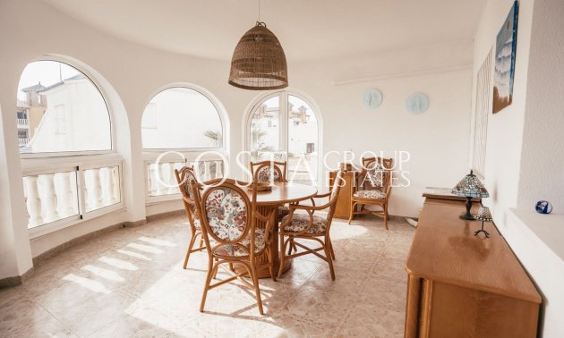 Herverkoop - Villa -
Orihuela Costa - Villamartin