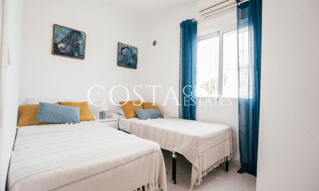 Herverkoop - Villa -
Orihuela Costa - Villamartin