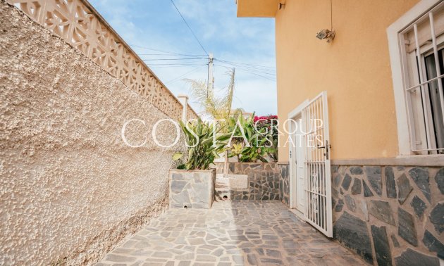 Herverkoop - Villa -
Orihuela Costa - Villamartin