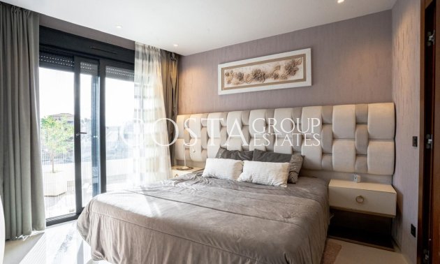 Herverkoop - Villa -
Orihuela Costa - Villamartin