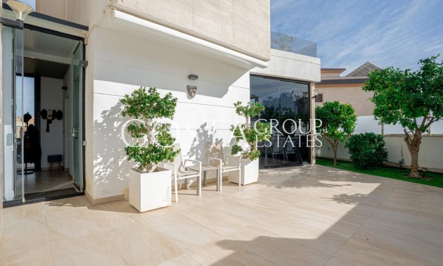 Herverkoop - Villa -
Orihuela Costa - Villamartin