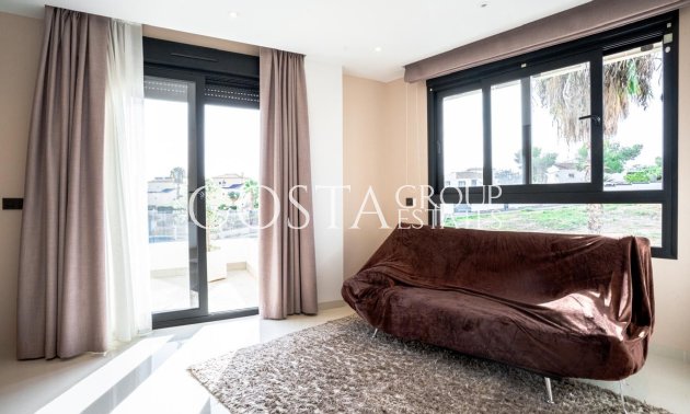 Herverkoop - Villa -
Orihuela Costa - Villamartin