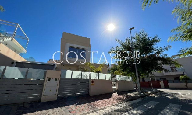 Herverkoop - Villa -
Orihuela Costa - Mil Palmeras