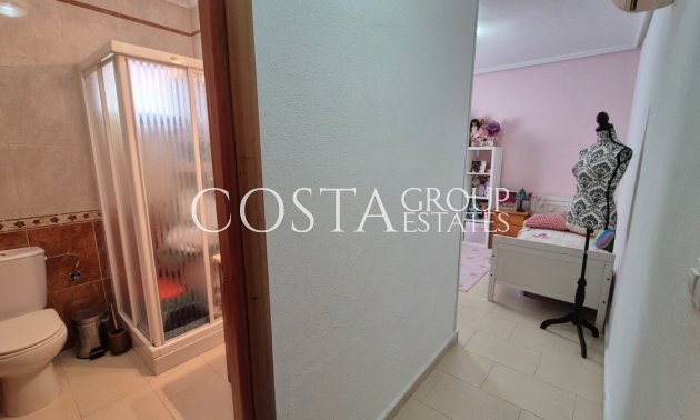 Wiederverkauf - Villa -
Torrevieja