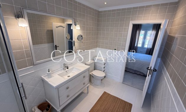 Herverkoop - Villa -
Torrevieja