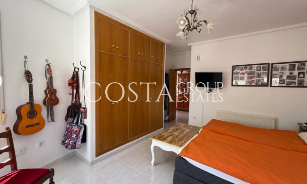 Revente - Villa -
Orihuela Costa