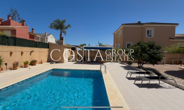 Revente - Villa -
Orihuela Costa