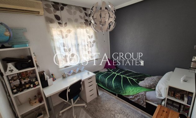 Revente - Villa -
Orihuela Costa