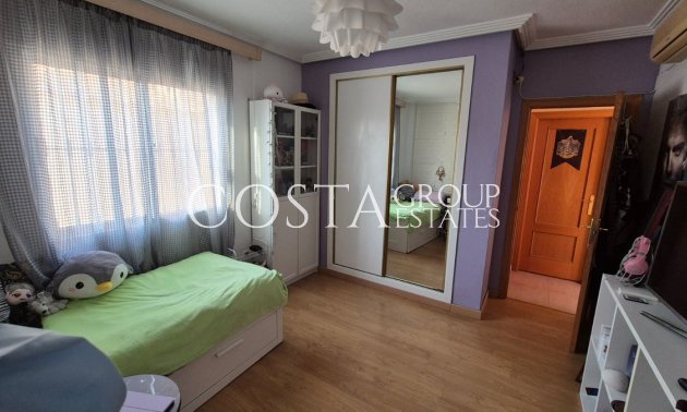 Revente - Villa -
Orihuela Costa