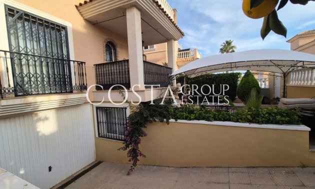 Revente - Villa -
Orihuela Costa