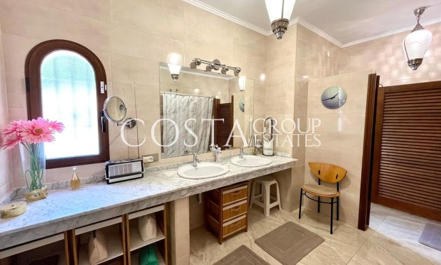 Herverkoop - Villa -
Orihuela Costa - Villamartin