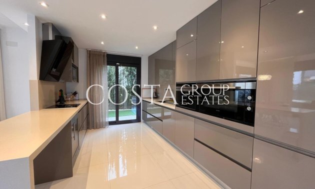 Herverkoop - Villa -
Orihuela Costa - Dehesa de Campoamor