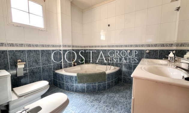 Herverkoop - Villa -
Orihuela Costa - La Zenia