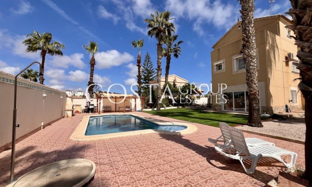 Herverkoop - Villa -
Orihuela Costa - La Zenia