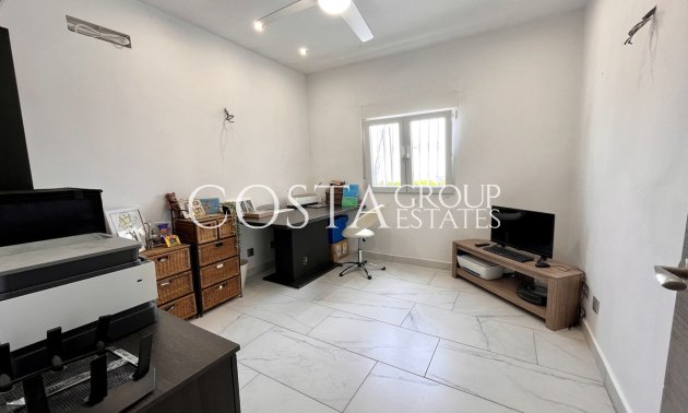 Odsprzedaż - Willa -
San Miguel de Salinas - San Miguel de Salinas Centro