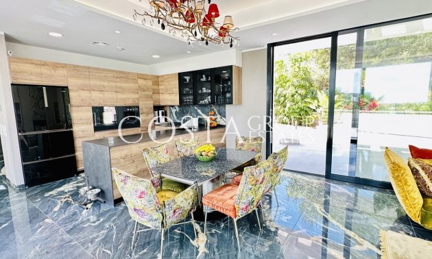 Herverkoop - Villa -
Orihuela Costa - Las Colinas Golf