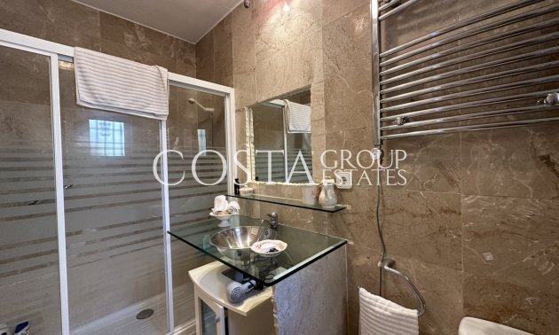 Herverkoop - Villa -
Orihuela Costa - Villamartin