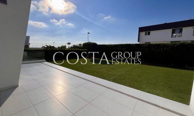 Herverkoop - Villa -
Orihuela Costa - Villamartin