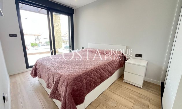 Herverkoop - Villa -
Orihuela Costa - Playa Flamenca