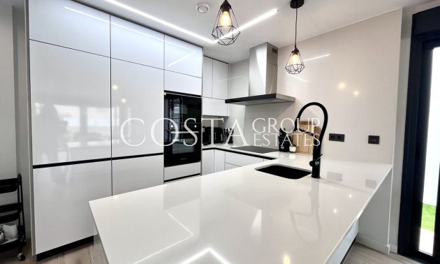 Wiederverkauf - Villa -
Torrevieja