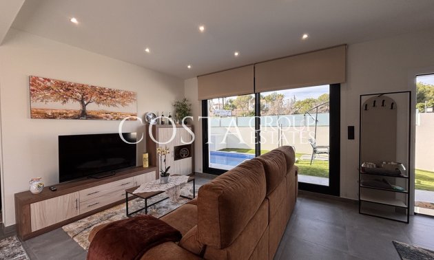 Herverkoop - Villa -
Orihuela Costa - Villamartin