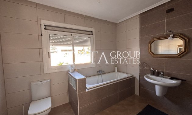 Wiederverkauf - Villa -
Benijofar