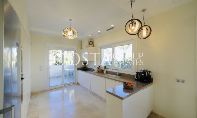 Herverkoop - Villa -
Orihuela Costa - La Zenia