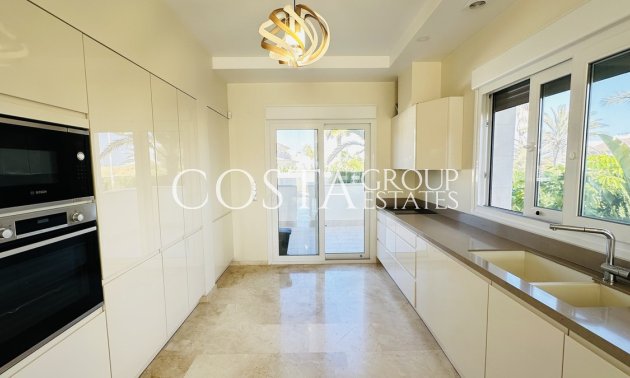 Herverkoop - Villa -
Orihuela Costa - La Zenia