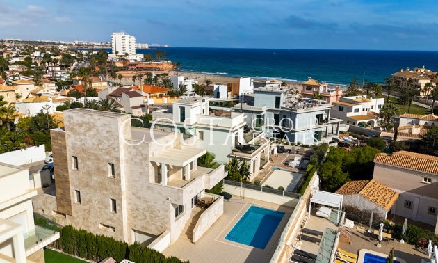 Herverkoop - Villa -
Orihuela Costa - La Zenia