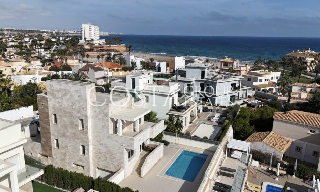 Herverkoop - Villa -
Orihuela Costa - La Zenia
