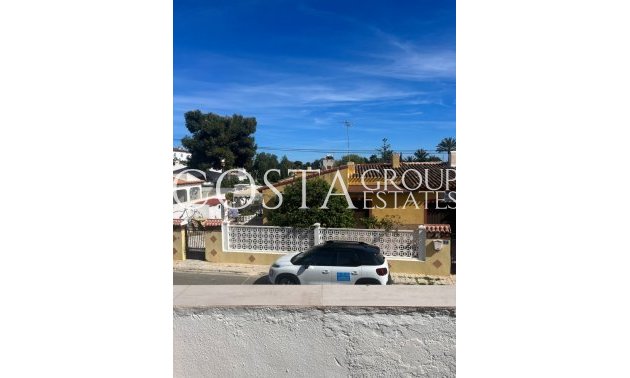 Wiederverkauf - Villa -
Orihuela Costa - Punta Prima