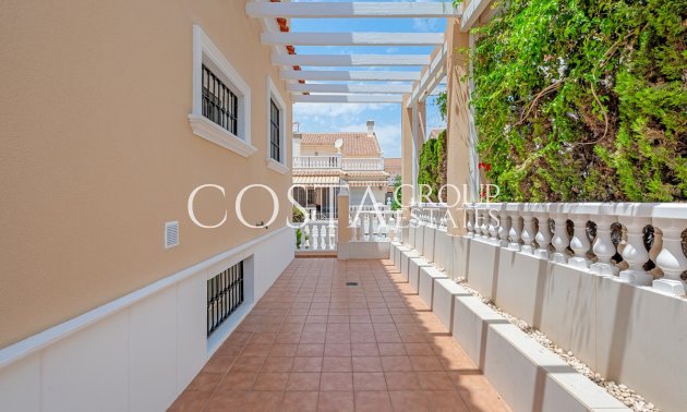 Herverkoop - Villa -
Torrevieja