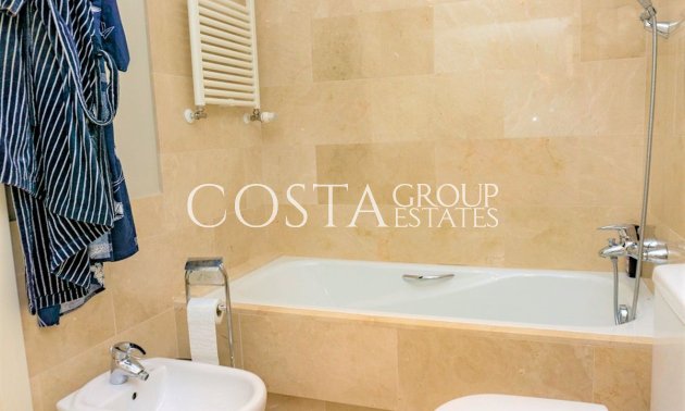 Herverkoop - Villa -
Orihuela Costa - Las Colinas Golf