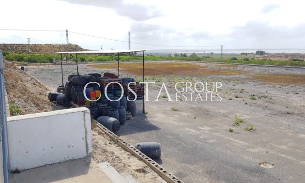 Resale - Villa -
Los Montesinos - Los Montesinos Centro