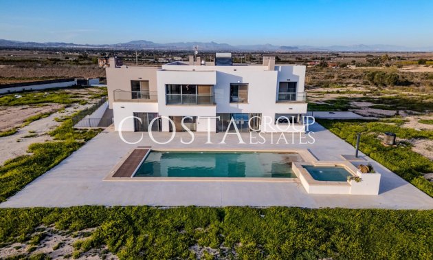 Herverkoop - Villa -
San Fulgencio - La Marina