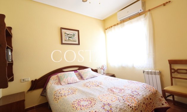 Herverkoop - Huis -
Orihuela Costa - Playa Flamenca