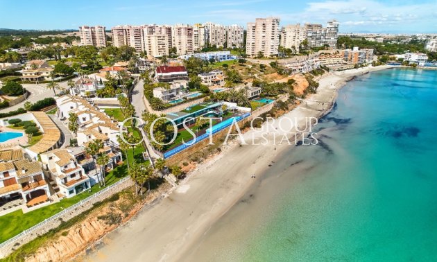 Herverkoop - Villa -
Orihuela Costa - Dehesa de Campoamor