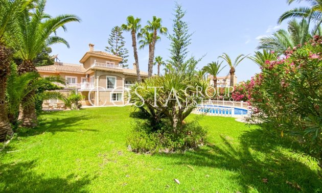 Herverkoop - Villa -
Orihuela Costa - Villamartin