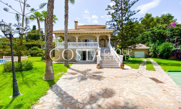 Herverkoop - Villa -
Orihuela Costa - Villamartin