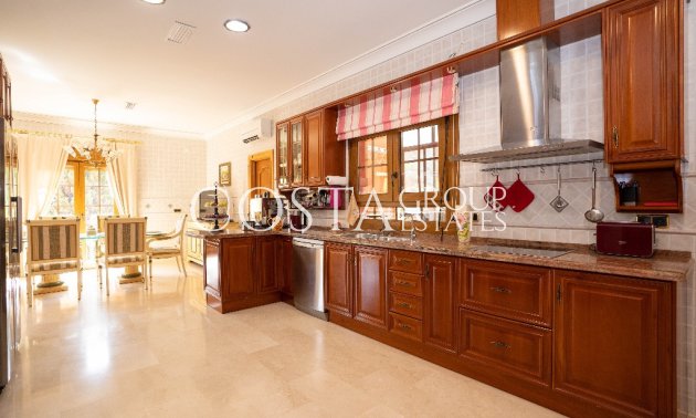 Herverkoop - Villa -
Orihuela Costa - Campoamor